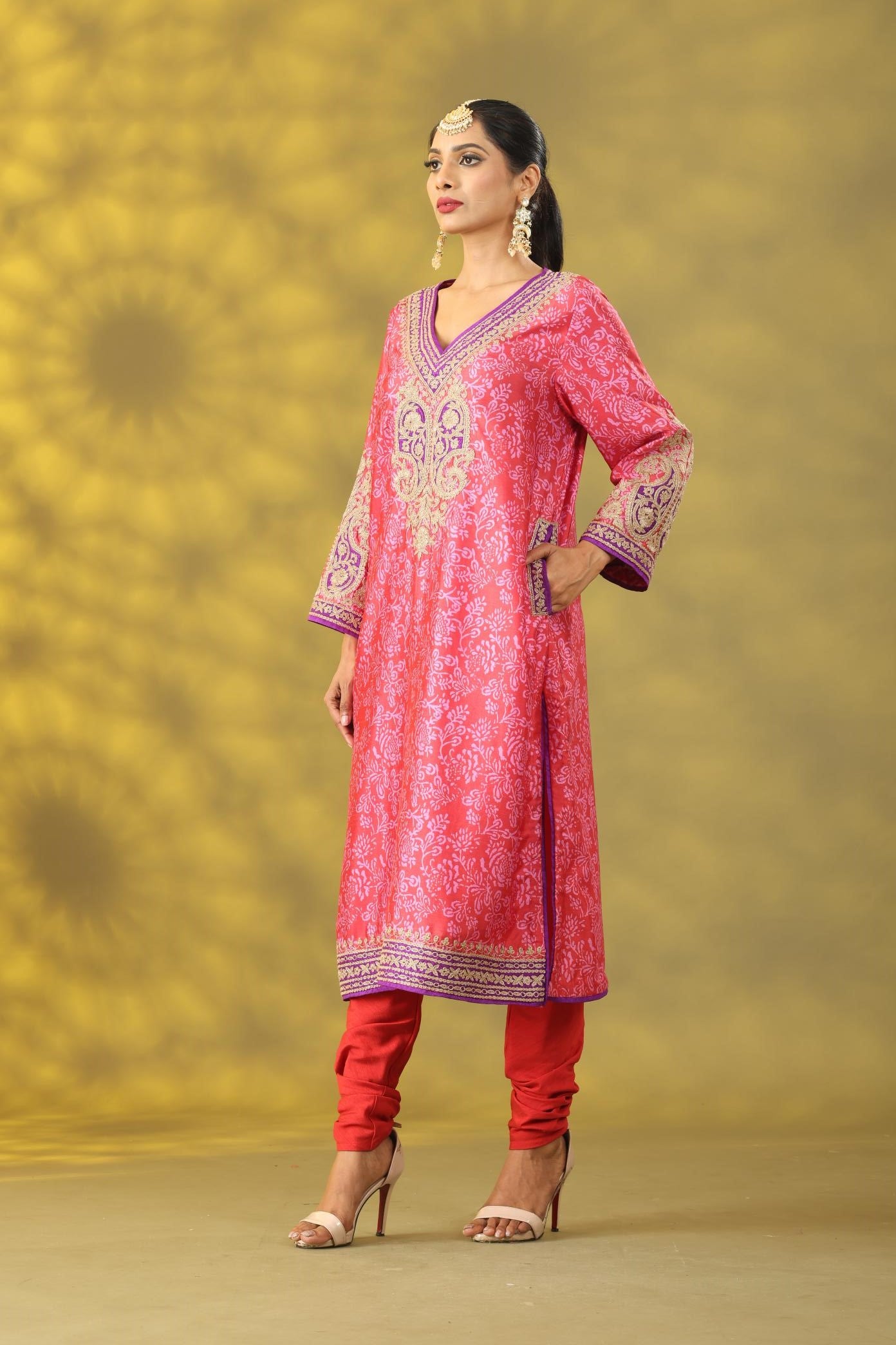 Salmon Pink Printed Kashmiri Style Phiran Kurta Set