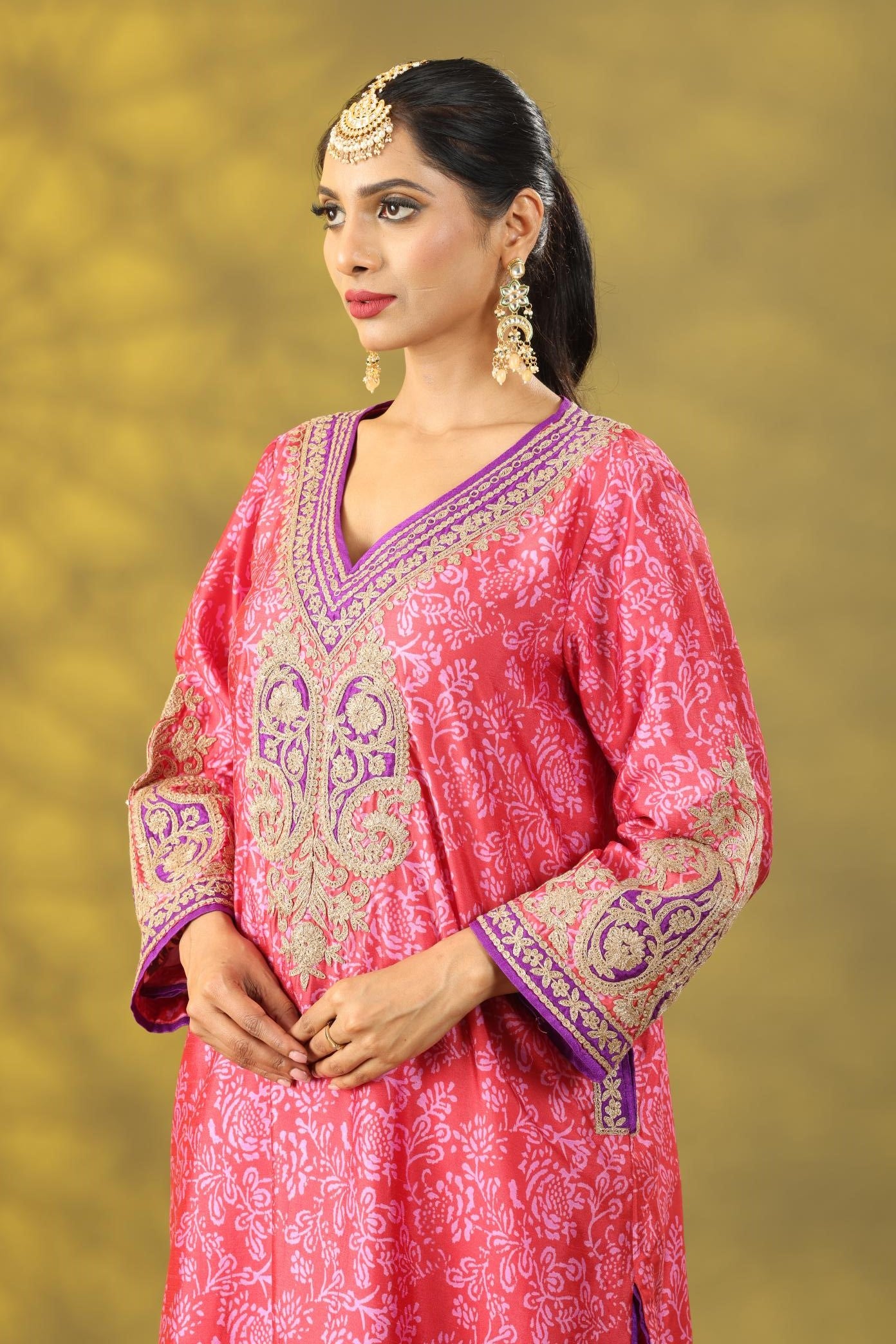 Salmon Pink Printed Kashmiri Style Phiran Kurta Set