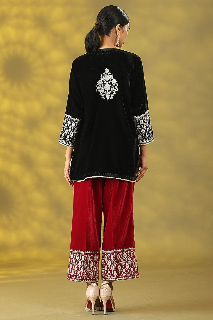 Black Velvet Aari Embroidered Kurta Set