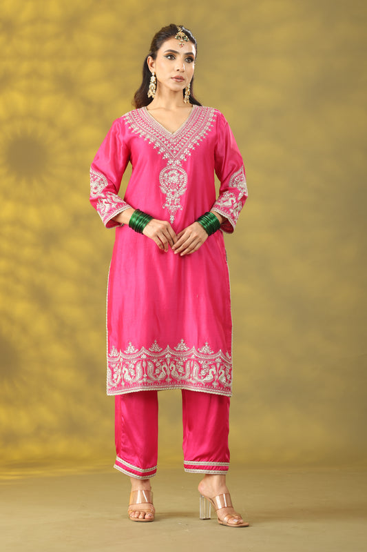 Megenta Kurta with pant and dupatta